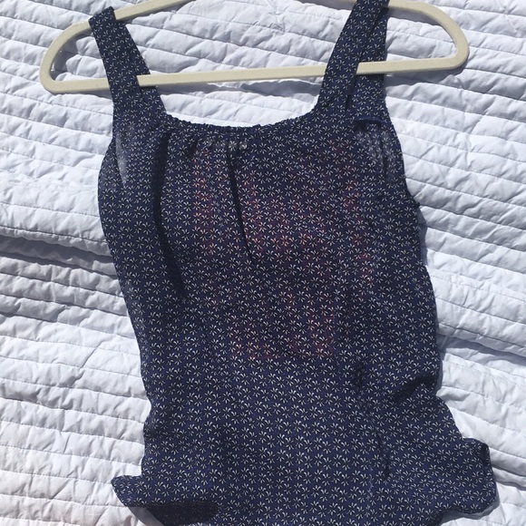 Sheer flowy tank top - Picture 3 of 3